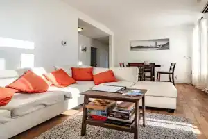 Apartment ROOMY - Plateau Mont-Royal, Laval