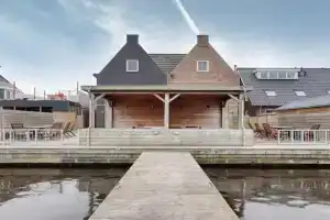 20 person accommodations in 2 houses on the water in, Stavoren