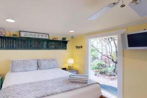 Ricky's Retreat - Truman @ Duval Unit A Apartments, Key West
