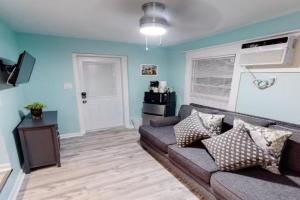 Abbey's Attic - Truman @ Duval Unit E Apartments, Key West