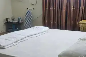 Hindi & Urdu Speak only Men Guest house, Ajman City