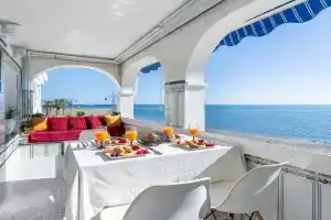 797 HOLIDAY RENTALS - Acogedor piso para 5 frente al mar Apartments, Torremolinos