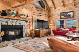 BearHavencabinfun 3 story Log Cabin Mountain View,Hot Tub, sleeps 10 Guest house, Maggie Valley