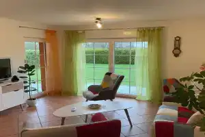 Ferienwohnung Bunte Wiese Apartments, Parchtitz