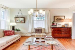 3 Mi to National Historic Home with Patio Guest house, Augusta