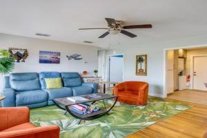 Walk Dtwn Pet-Friendly Townhome in Guest house, Rockport