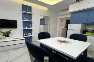 Iris Apartment, Golem