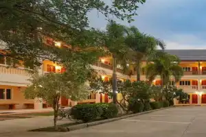 Poonnagunn hotel, Mae Sot
