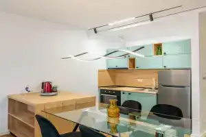Tirent Apartment-Modern Bedrooms Stay Near Liqeni i Thatë, Tirana