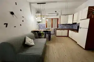 Chianti APT Garden free parking to San Gimignano Apartments, Poggibonsi
