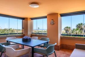 Los Albatros by Ĥ - Playa de los Haraganes HAHB156P81 Apartments, Isla de Canela