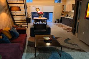 Sliema Strand Stylish Loft apartment by the Sea, St Julians