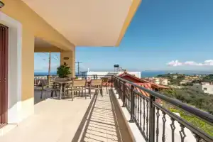 Sunlit sea view apartments, Kato Stalos