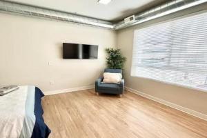 Urban Oasis Downtown Condo with Skywalk Access 5 Apartments, Des Moines