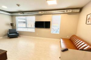 Urban Oasis Downtown Condo with Skywalk Access 6 Apartments, Des Moines