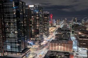 Breath Taking View for 4Guest DTskyline-22nd Floor, Calgary