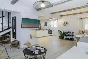 Stylish Modern Maisonette Guest house, Argostoli