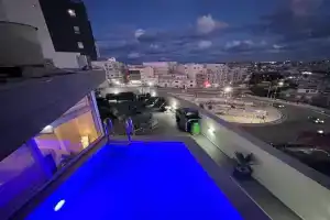 D Pool Top Apartments, Msida
