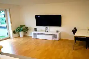 Modern und Gemütlich, Ferienwohnung mit Balkon und Netflix in WeHome Komfort Apartments, Leimen