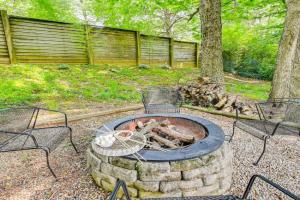 Family Home with Ping-Pong and Fire Pit in Guest house, Lexington