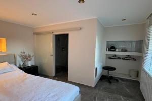 Gemütliches Zimmer in nahe FRA Flughafen Apartments, Russelsheim