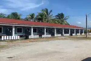 Bayu Cenang Inn Family, Pantai Tengah