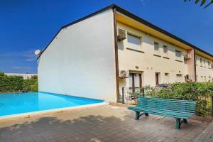 MokyD04-piscina,giardino privato,garage,wi-fi,tvs Apartments, Lazise