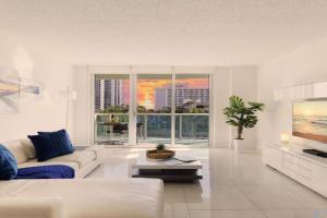 Apartment 2BR 2BTH - Free Parking, Sunny Isles Beach