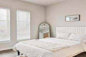 Luxury 2BD Condo with Pool & Gym Apart-hotel, Fort Worth