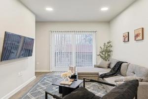 Chic 1BD Loft Near Sundance Square with Pool & Gym Apart-hotel, Fort Worth