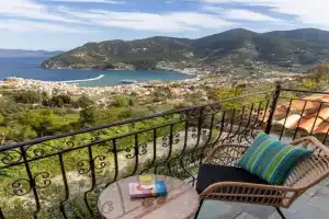 Elissaios-Brand New Renovated Pool Villa, Skopelos Town