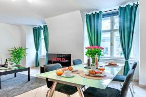 Unique Historic Palace Apartment, Bratislava