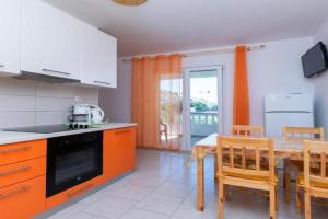 Apartment in with sea view, balcony, air conditioning, Wi-Fi 4419-4, Lopar