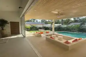 Casa Tropical Luxe 1, Baan Tai