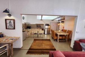 2-BR Apt, near Beach with Fine Cuisine & Pool TRR2 Mini-hotel, Pointe aux Canonniers