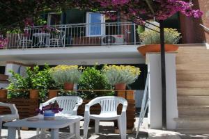 La Bouganville a 200 m dal mare Guest house, Sperlonga