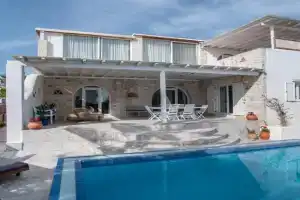 Cavos Paros Two-Bedroom Villa with Private Pool & Jacuzzi, Aliki