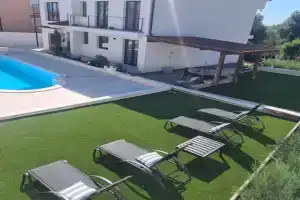Apartman Ana with POOL, Oltre