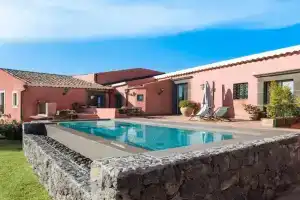 Micanera House, Trecastagni