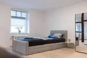 Pensionszimmer - Großes Doppelzimmer - Zweibettzimmer, Bad Oeynhausen