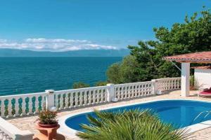 Villa Amarila, Gradac