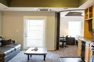 Chic City Apartment with parking Canal View RoofDeck, Indianapolis