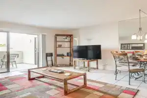3 Mi to Dtwn Condo with Pool Access! Apartments, Palm Springs