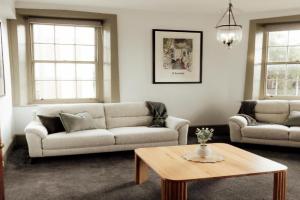 Charming 2-Bed Apartment in CBD, Launceston