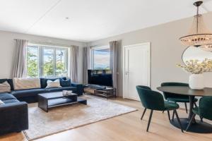 Central Apt with Sunny Balcony by the Beach Apartments, Oslo