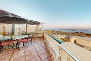 Epic 180 degree Sea & 3 Island Views Sun Terrace Penthouse, Qala