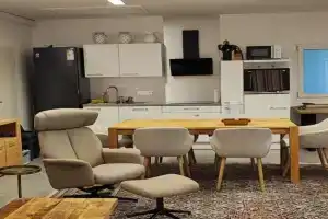 Ferienwohnung - Loft - mit 123qm bei Würzburg mit eigenen gratis Parkplatz Terasse Grill WLAN - nur Einzelbetten Apartments, Veitshoechheim