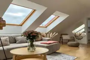 Leyla's Apartment, Nida