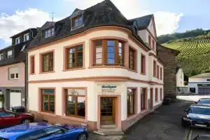 BG Living & Hosting - Großzügiges an der Mosel in - Top Lage - bis 16 Personen, Parkplatz, WLAN & Netflix Guest house, Traben-Trarbach