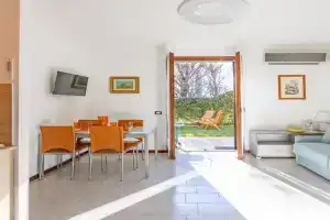 Garda Lake Retreat in Apartments, Lazise